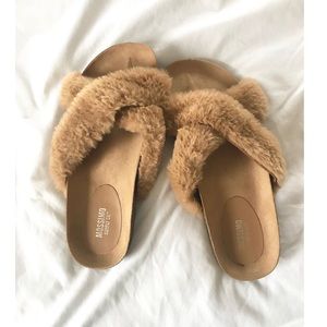 Faux fur slippers